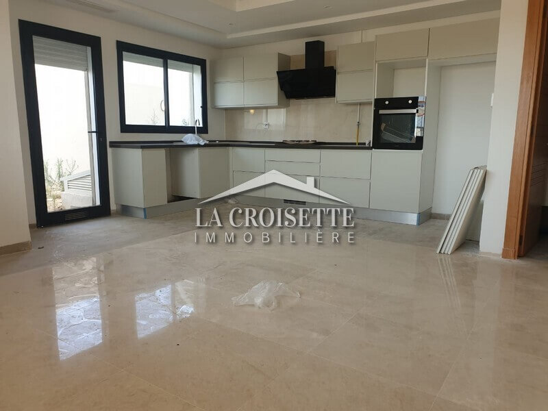 Triplex  S+3 ave jardin à La Soukra